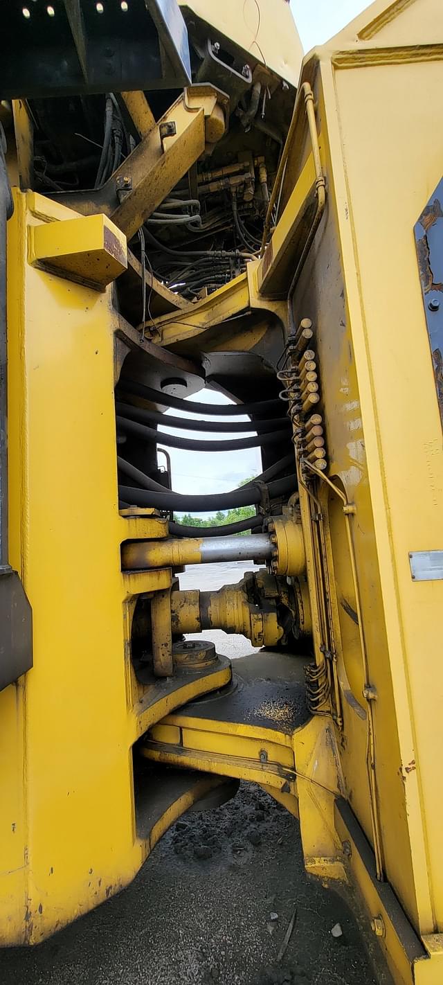 Thumbnail image Komatsu WA900-3LC 15