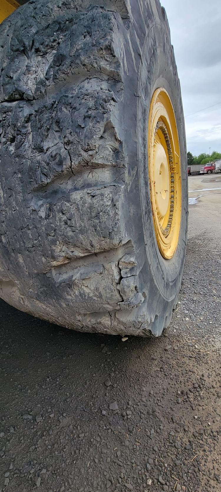 Main image Komatsu WA900-3LC 28