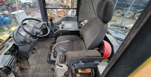 Thumbnail image Komatsu WA900-3LC 33