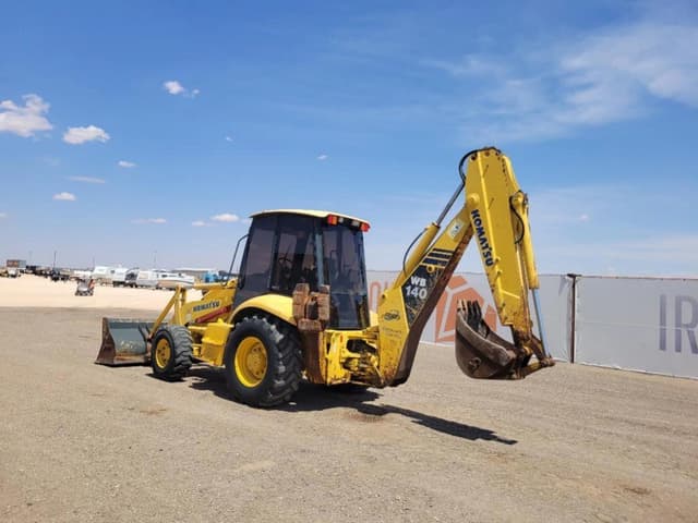 Image of Komatsu WB140 equipment image 2