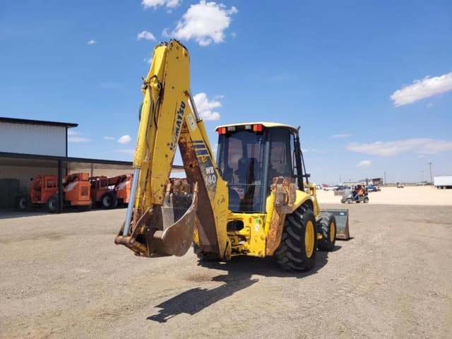 Image of Komatsu WB140 equipment image 4