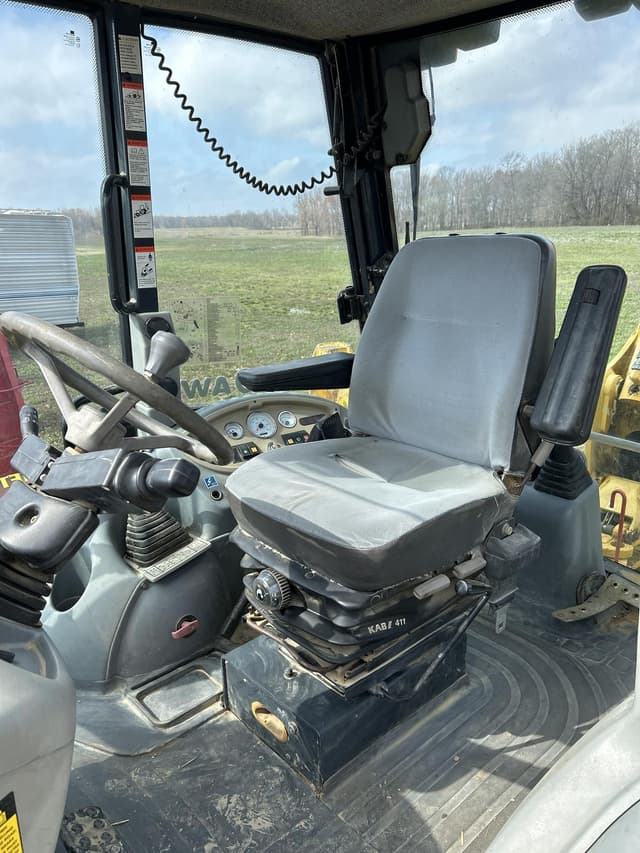 Image of Komatsu WB150 equipment image 4
