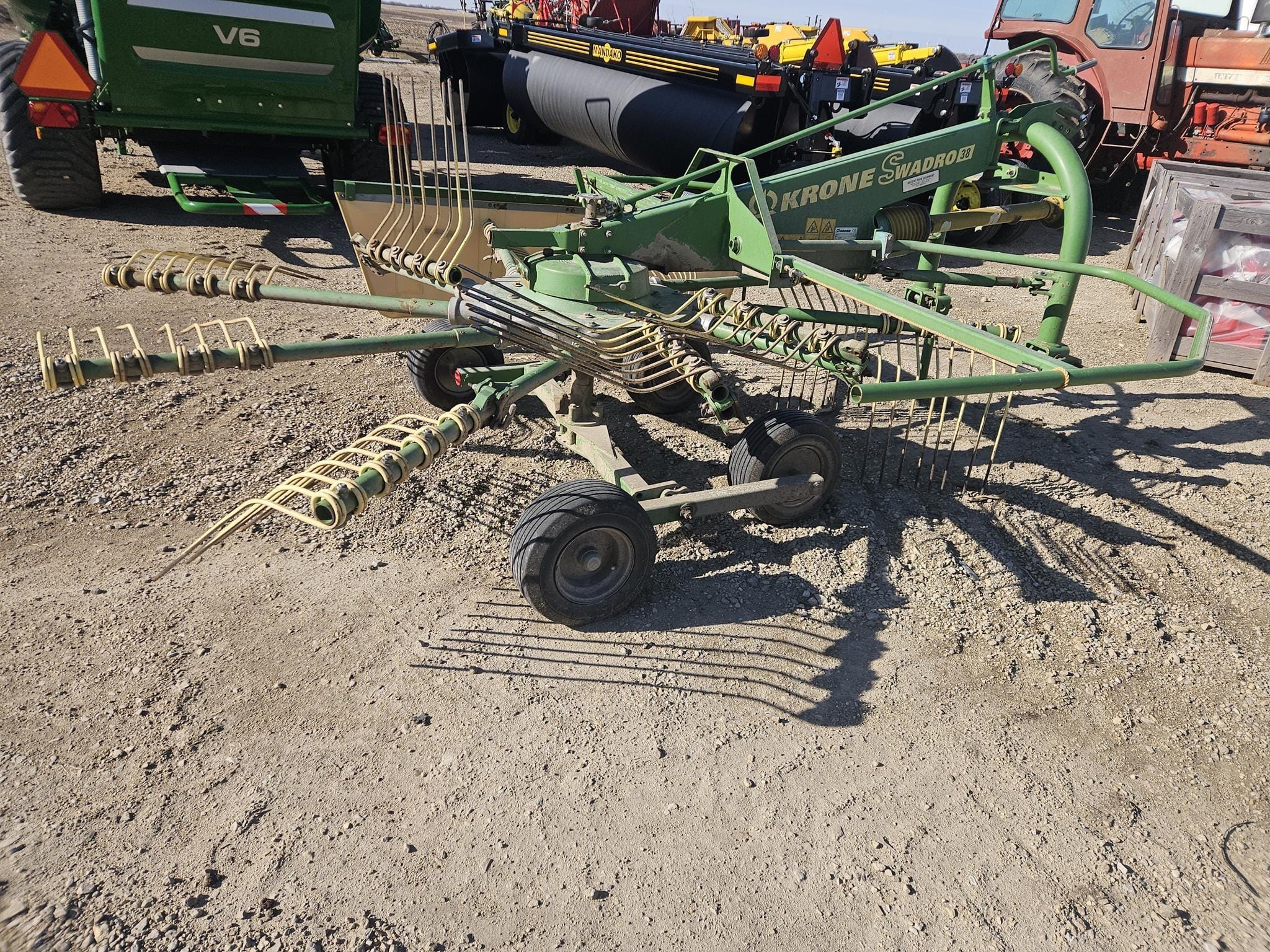 2006 Krone Swadro 38 Equipment Image0