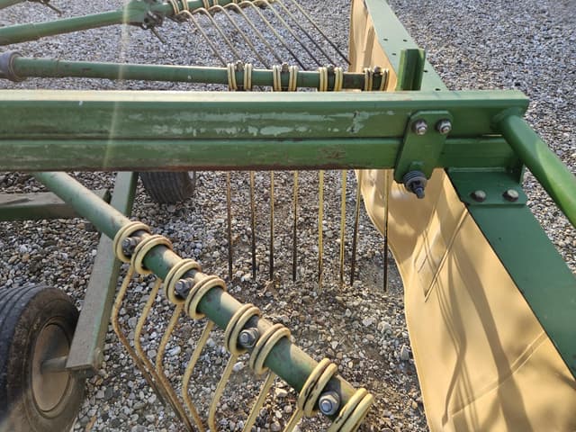 Image of Krone Swadro 38 equipment image 3