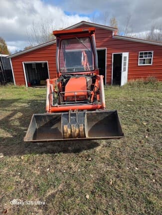 Image of Kubota B21 equipment image 3