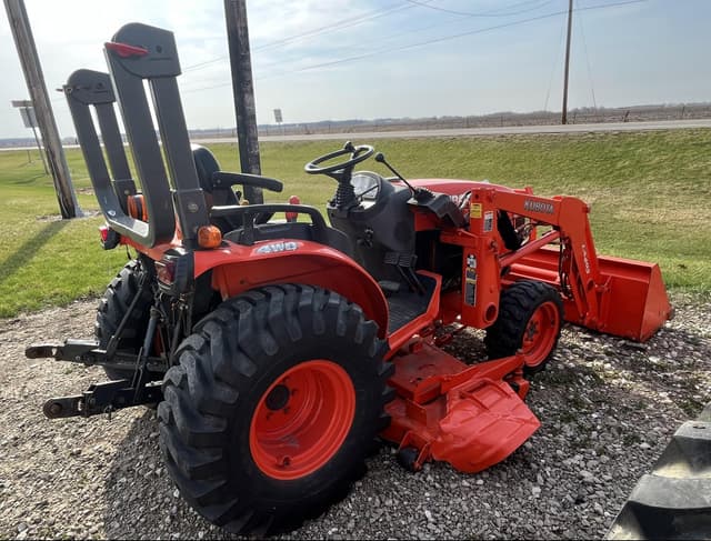 Image of Kubota B2630HSD equipment image 3
