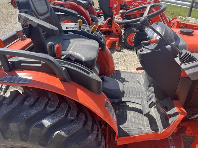 Image of Kubota B2630HSD equipment image 3