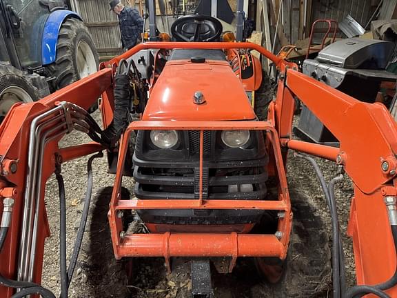 Image of Kubota B7800 equipment image 4