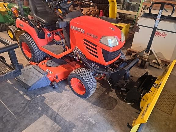 Image of Kubota BX2350 equipment image 2