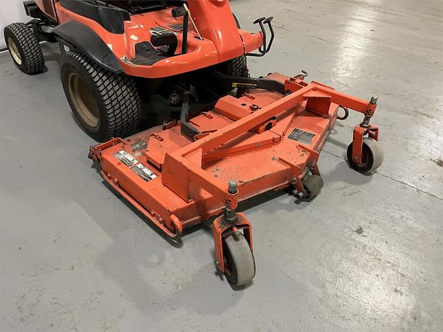 Image of Kubota F2880 equipment image 3