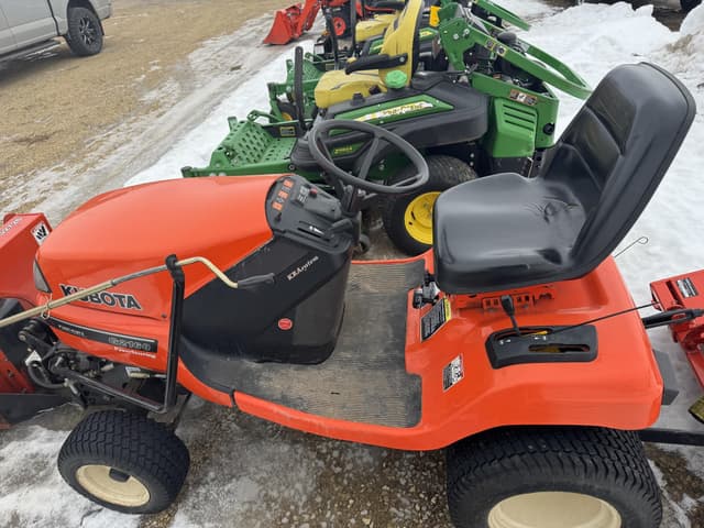 Image of Kubota G2160 equipment image 4