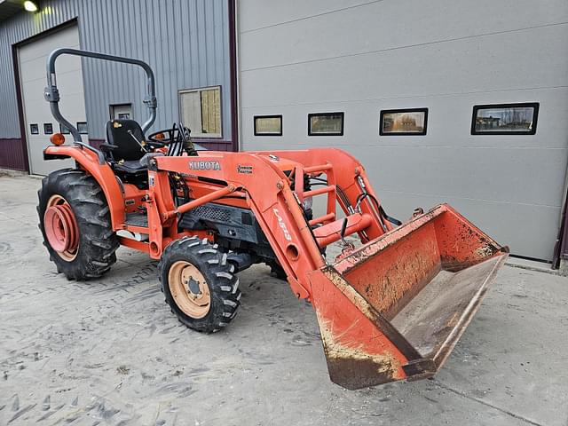 Image of Kubota L3130 equipment image 3