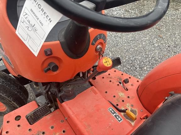 Image of Kubota L3200 equipment image 4