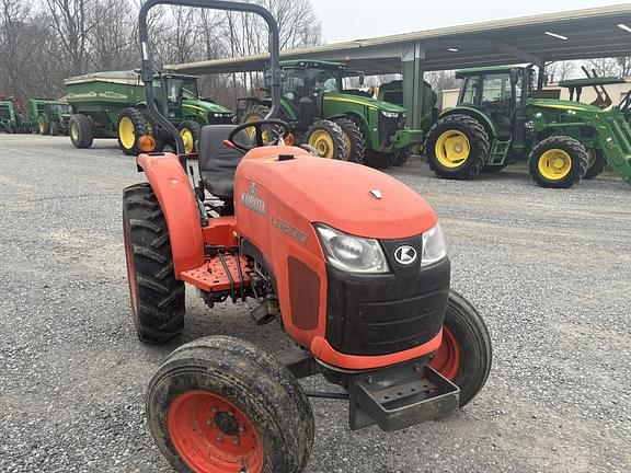 Image of Kubota L3200 equipment image 1