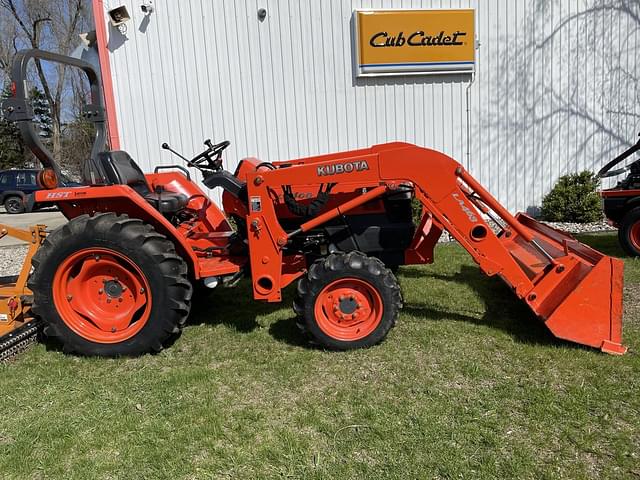 Image of Kubota L3400 equipment image 1