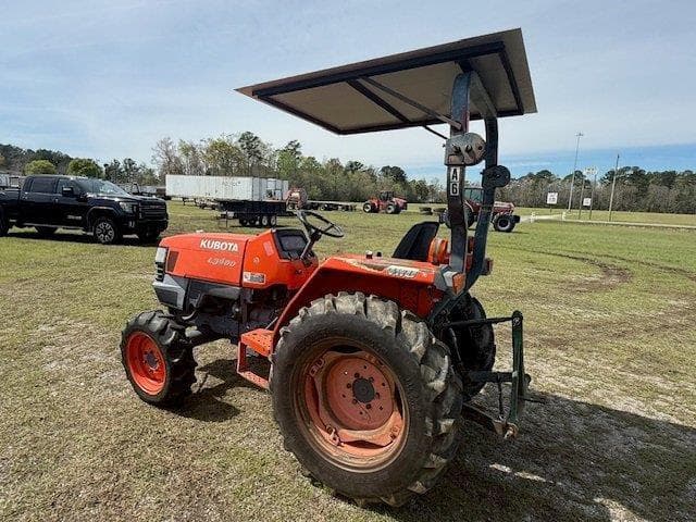 Image of Kubota L3400 equipment image 2