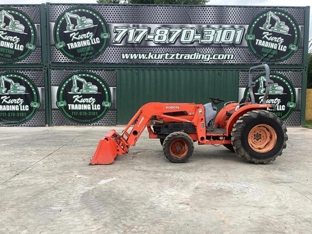 Image of Kubota L4330 Primary image