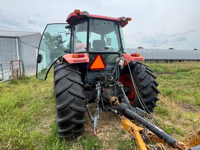 Image of Kubota M9540 equipment image 3