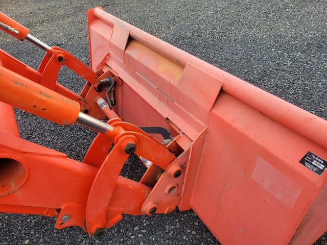 Image of Kubota M95S equipment image 4