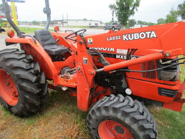 Image of Kubota MX5000 equipment image 4