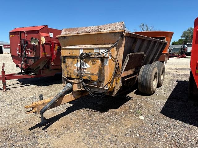 Image of Kuhn Knight 8124 equipment image 1