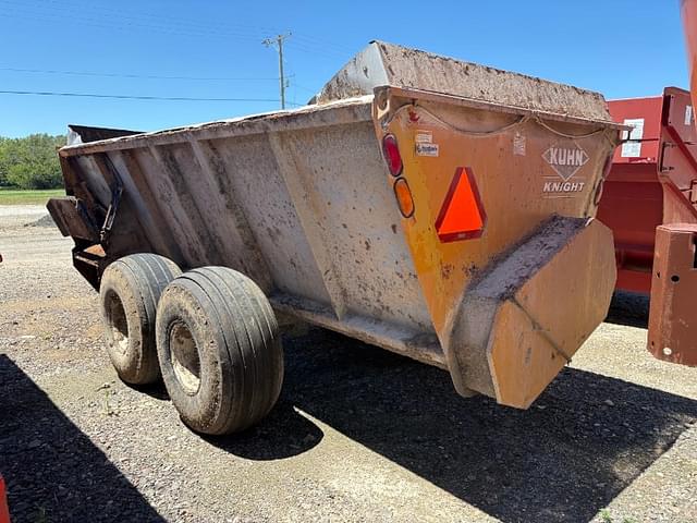 Image of Kuhn Knight 8124 equipment image 2