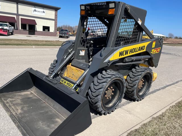 Image of New Holland L170 equipment image 4
