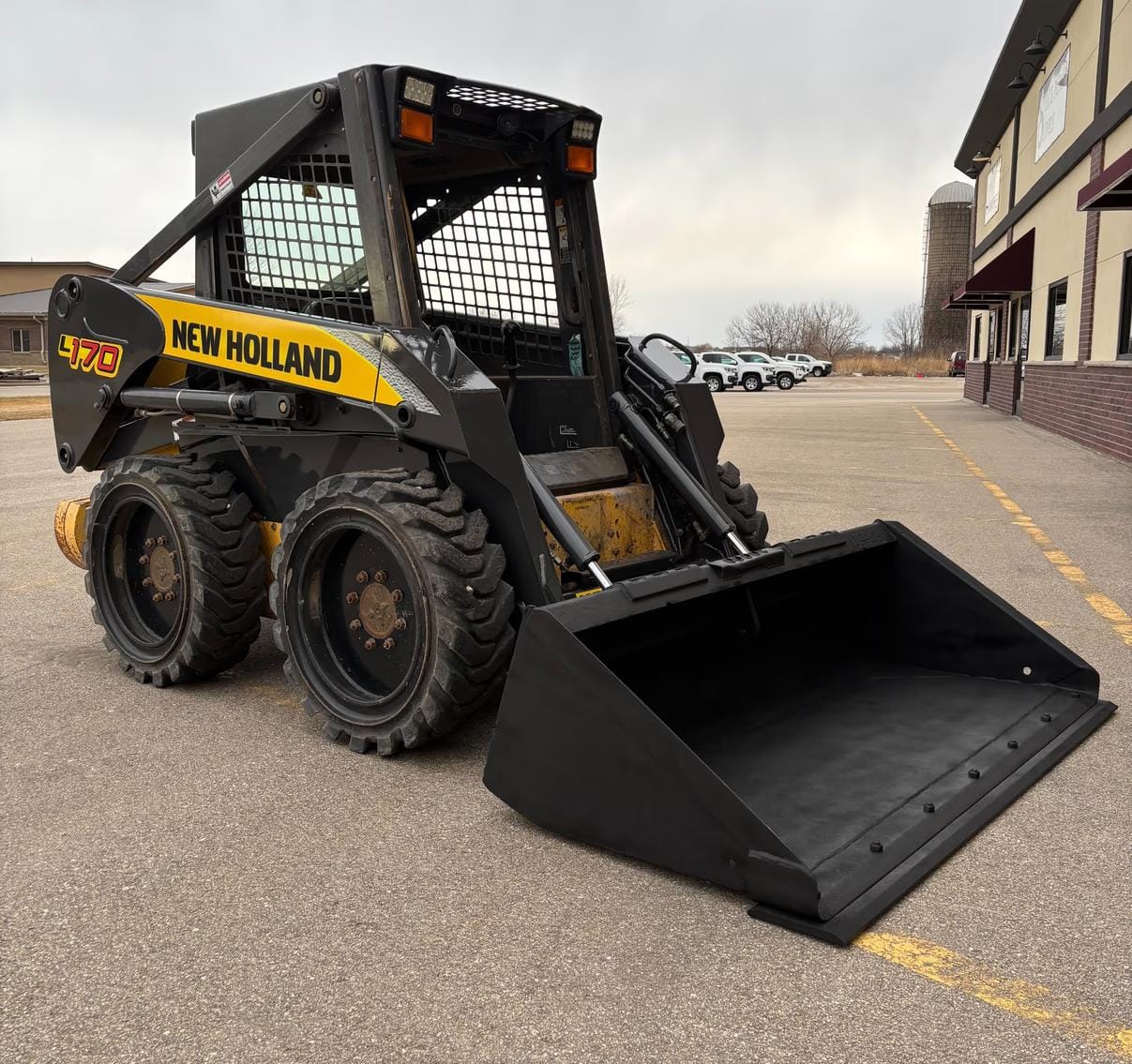 2006 New Holland L170 Equipment Image0