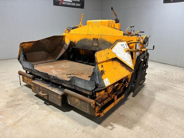 Image of LeeBoy 1000F equipment image 1