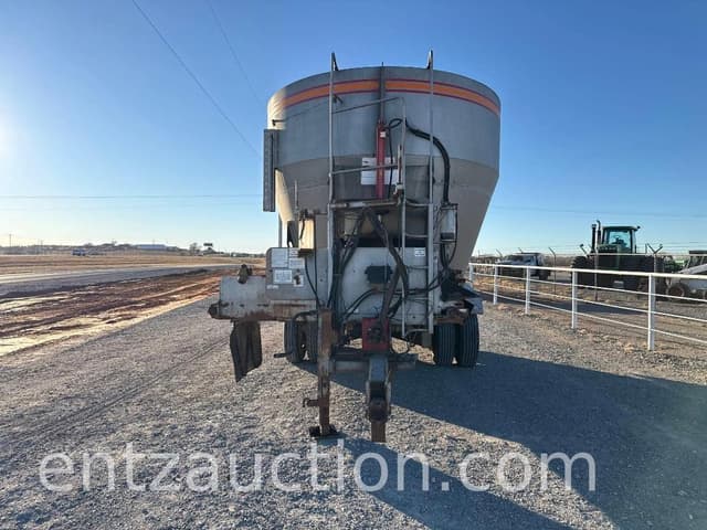 Image of Loewen 1022 equipment image 1