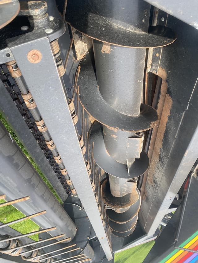 Image of MacDon 5020 equipment image 4