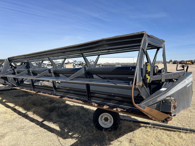 Image of MacDon 963 equipment image 2