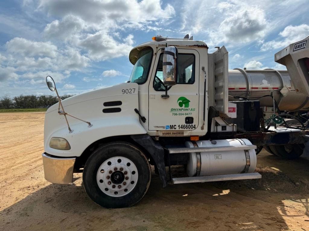 2006 Mack CXN613 Equipment Image0