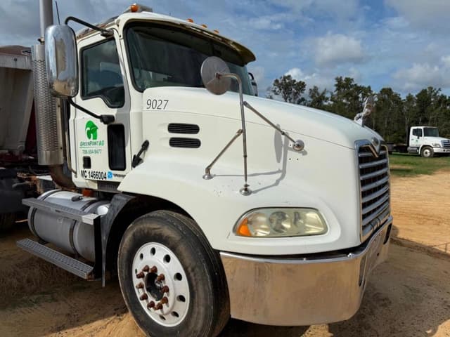 Image of Mack CXN613 equipment image 3