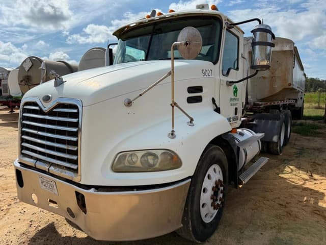 Image of Mack CXN613 equipment image 1