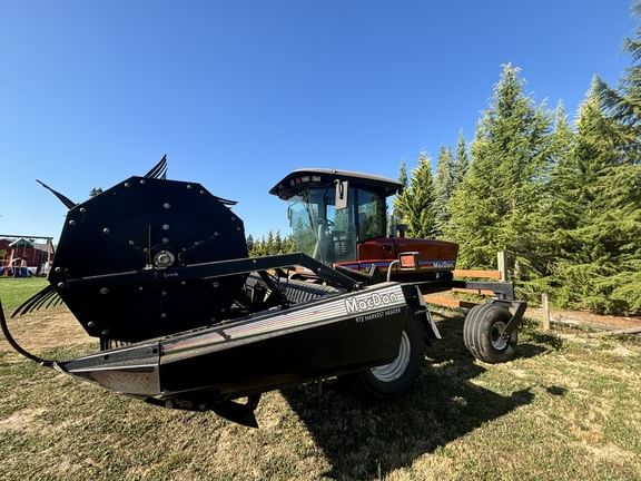 2006 MacDon 9352i Equipment Image0