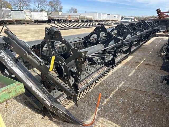 Image of MacDon 973 equipment image 2