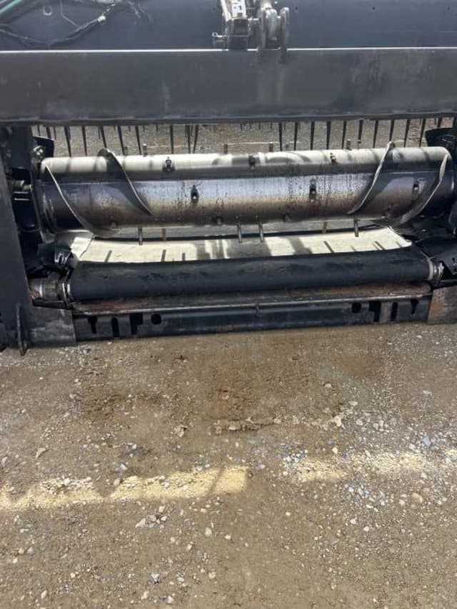 Image of MacDon 973 equipment image 3