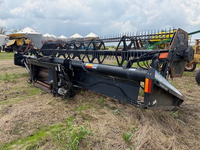 Image of MacDon 973 equipment image 3