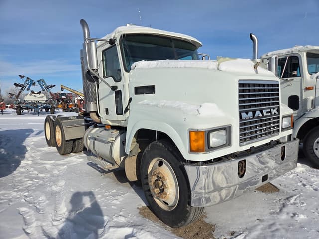 Image of Mack CH600 equipment image 1