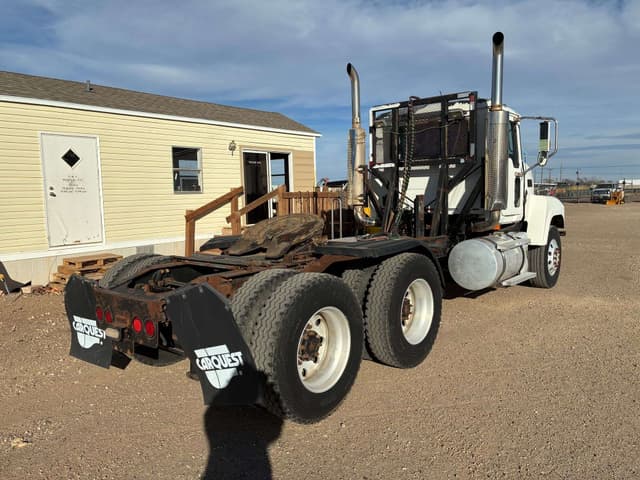 Image of Mack CHN613 equipment image 2