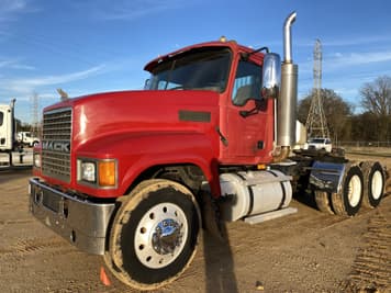 Main image Mack CHN613