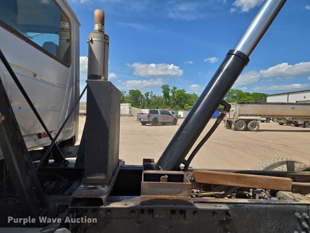 Image of Mack CHN613 equipment image 3