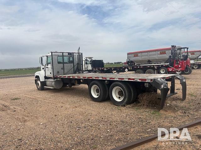 Image of Mack CHN613 equipment image 3