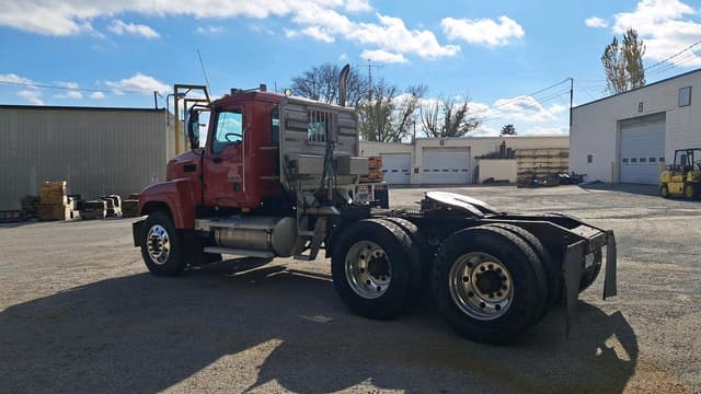 Image of Mack CHN613 equipment image 2