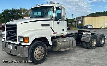 Main image Mack CHN613