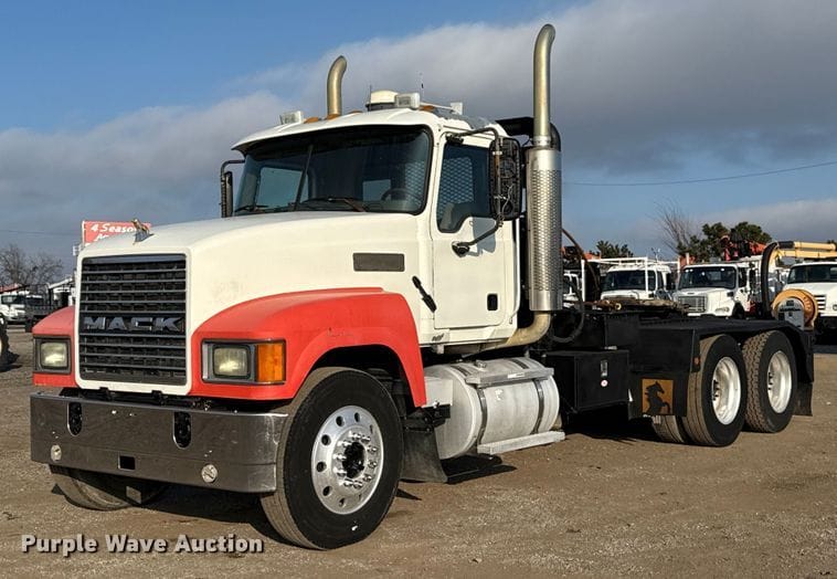 2006 Mack CHN613 Equipment Image0