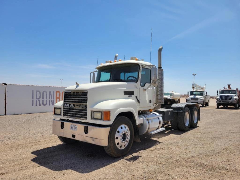 2006 Mack CHN613 Equipment Image0