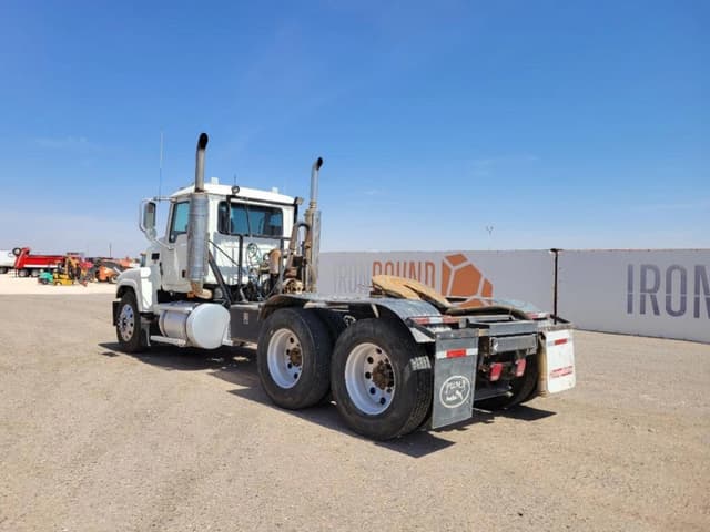 Image of Mack CHN613 equipment image 2