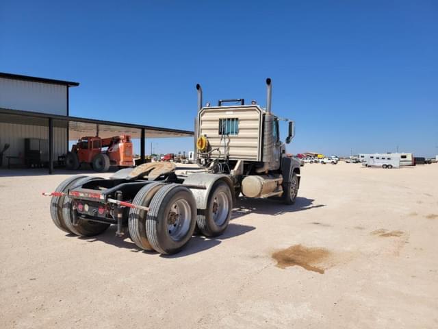 Image of Mack CHN613 equipment image 3